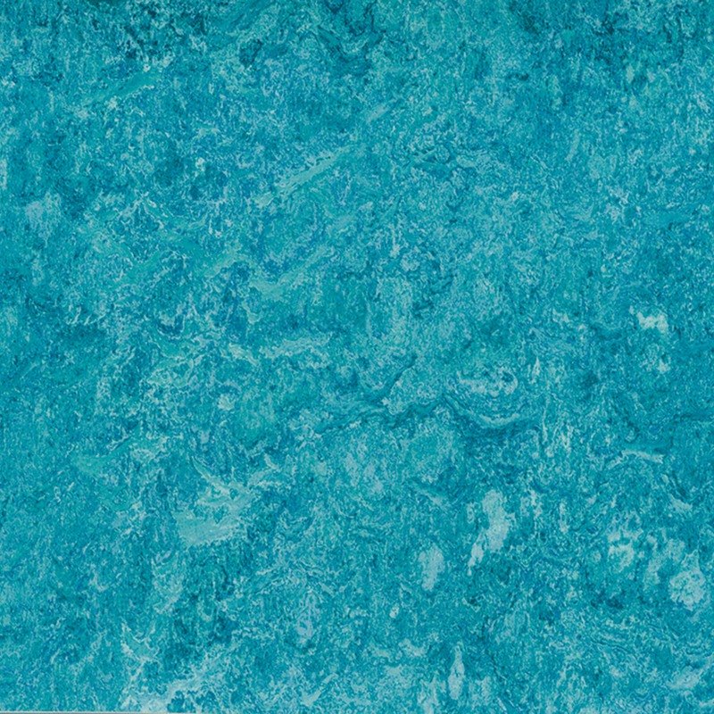 Fleckenunempfindlicher und kostengünstiger heterogener Bodenbelag