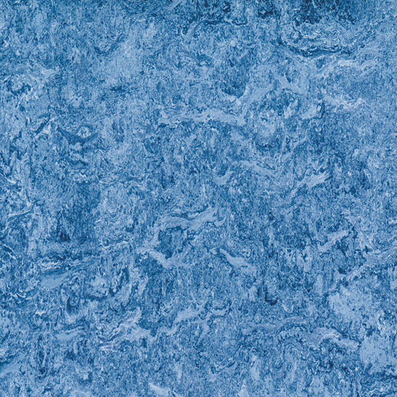 Fleckenunempfindlicher und kostengünstiger heterogener Bodenbelag