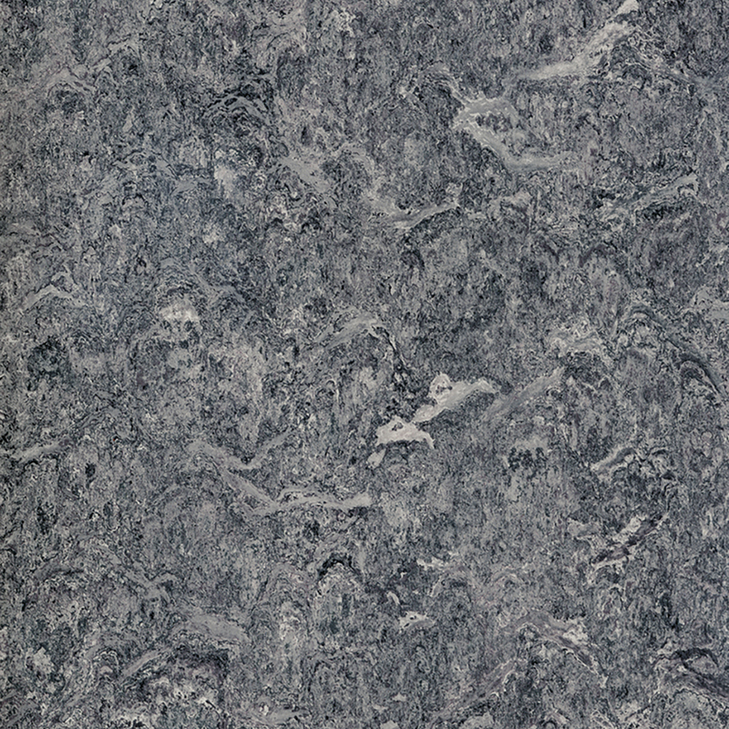 Fleckenunempfindlicher und kostengünstiger heterogener Bodenbelag