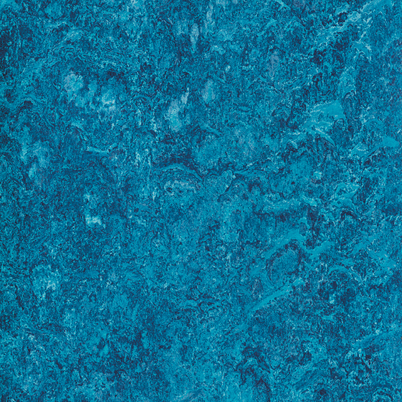 Fleckenunempfindlicher und kostengünstiger heterogener Bodenbelag